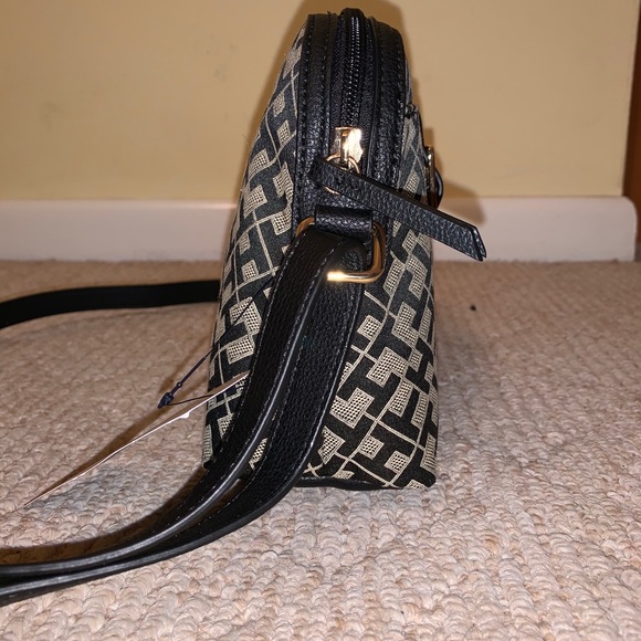 Tommy Hilfiger Crossbody bag - Picture 4 of 5